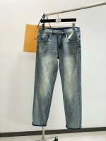 louisvuitton 路易威登，2025春季新款，专柜同步有售，原单狠货，水洗休闲牛仔裤，进口原版水洗弹力面料，舒适有弹性，顶级印花工艺字母图案Logo，原