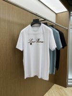 lp 独家首发 25早春新款短袖 男士日常出门闭眼搭 高级定制面料短袖T恤 魅力在于创造了简约奢华感的时尚,随意搭配感受英式风格独特气质. 宽松的版型展现出休闲