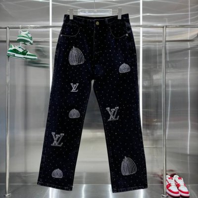 路易 Lv 南瓜字母Logo水晶镶钻彩钻满钻烫钻 全身饰彩钻背面下摆饰 烫钻字母设计 尽显施华洛世奇水钻的感角， 采用优质水洗面料 这款牛仔通体缀饰水晶，为整个