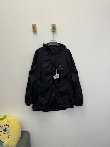 款号：L02 Are’Leryx ｜始祖鸟25专柜款春夏新款男士高端连帽皮肤衣 防晒衣，始祖鸟Logo拉链，每个细B1137节做到一比一还原，可对比原品，细节决