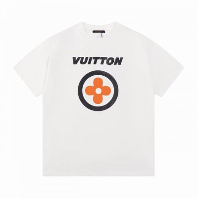 Lv 25Ss春夏新品 大Logo印花短袖T恤 三标齐全 采用高克重克重纯棉面料 手感非常舒服 Os落肩版型 超级百搭的一款 螺纹领口不松垮 高温固色 通肩拉条