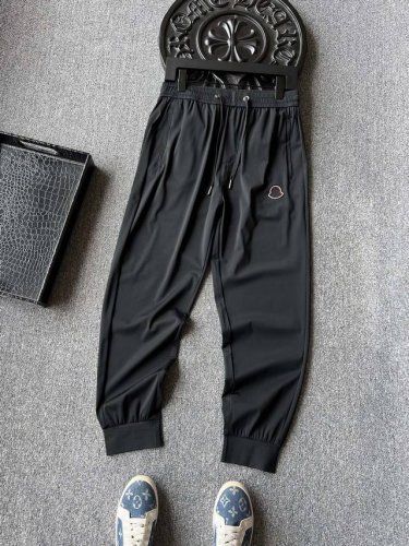 专柜顶级货！ 人气爆款！Moncler 蒙口专柜新品冰氧蚕丝长裤！恒隆在售万元级，款号：3653 蒙口家今年新品冰氧天丝面料，内外层做了液氨工艺处理，久穿持久有