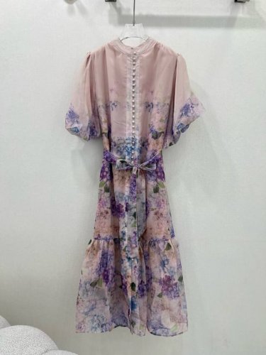 zimmerman*兹 默曼 25新款宫廷风时尚郁金香花朵印花连衣裙、时尚小立领印花设计 搭配本布立体腰带 腰身褶皱勾勒腰线 美观大方、面料采用舒适透气的纯棉材