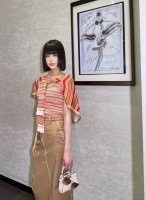 芬家 彩色条纹吊带 模特图