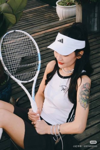 新款 上新 Adidas阿迪丝带绣小标女款运动瑜伽聚拢无钢圈内衣背心 此款阿迪达斯运动背心肩带加宽设计无勒痕防滑落，网面透气孔设计排汗性更强更舒适，全罩杯设计，