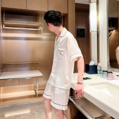 派家原创 新款上市罗意家 高端家居服套装 短袖短裤 男女同款 采用高定韩国丝面料 上身效果舒适 尺码M 3Xl 真丝产品切勿机洗 建议手洗或者洗衣袋洗