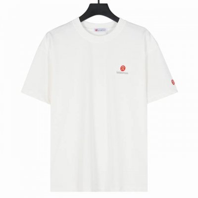 Lulu Lemon 露露乐檬 25Ss 字母标识刺绣短袖 露露今年太好看 难以形容对它的喜爱 既有高级感又兼顾舒适度 按头安利～ 立体刺绣Logo很高级 一点