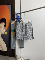 Dior迪家 夏季新款男士休闲短裤沙滩裤，高级定制聚酯纤维面料 ！凉爽透气舒适度极高，印花细节无可挑剔，顶级五金辅料配备，原版Logo设计理念，手感细腻柔软！上