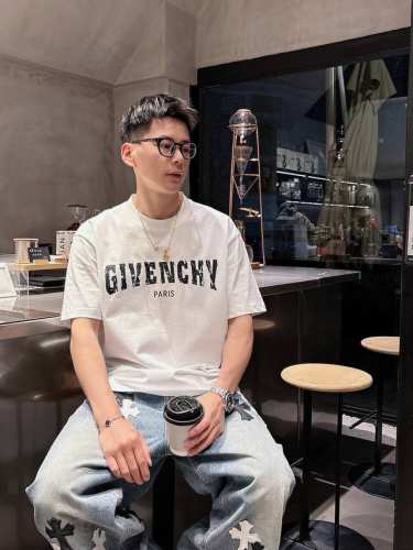 210 Givench*纪梵希潮牌25S新款圆领Tee.男女同款～爆款必推胸口定制爆裂纹字母印花工艺.后背大文章.大图形潮人烫画设计减龄搭配.色彩搭配时尚好看.