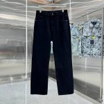 Louis Vuitton路易 威登 Lv 25新品 后口袋字母Logo牛仔裤！特定最新品牌皮标 重磅单品~私渠稀有臻品 客供五金辅料 进口客供定织牛仔棉布面料