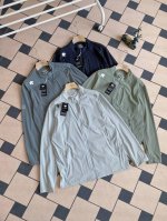 Descente 迪桑特 户外立领速干透气防晒衣连帽皮肤衣 -冰丝梭织面料，四面弹力演绎，不担心会紧绷束缚，有自如的活动效果，防风恒温、还可以防止蚊虫叮咬户外探