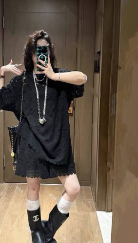 套装 主推爆款上新！小众动人情境 欧货高品蕾丝钩花拼接设计 上衣+短裤套装，粉色，黑色，Smlxl 面料：蕾丝 M码胸围120肩宽49衣长84腰围66裤长41