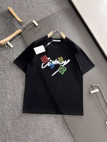Givenchy 纪梵希 2025Ss春夏最新款圆领时尚短袖T恤，官网同步，专柜纯棉面料！贴肤舒适，耐看又好穿，经典简约Logo设计，原厂工艺一丝不苟，型男必备