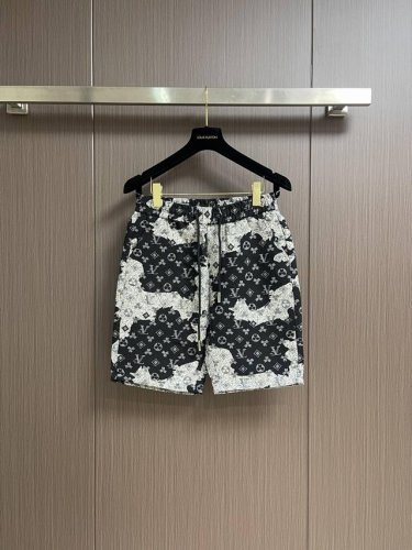 Lv 2025Ss扎染挂毯图案夏威夷牛仔短裤，男女日常通勤穿搭必备单品，98％棉 2％弹力纤维牛仔面料，染工艺＋激光烧花工艺 定位裁剪，水洗做旧工艺。尺码：M-