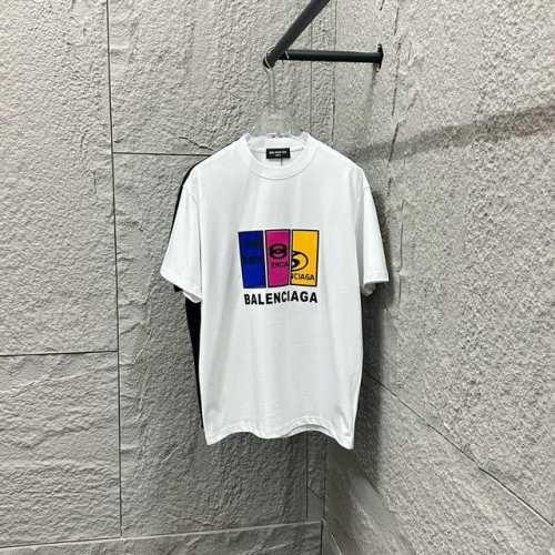 P110 Balenciag* 巴黎* 2025春夏新款 经典植绒工艺+立体硅胶 字母 个性Logo 定制双纱平纹纯棉面料 短袖T恤 男女同款 颜色：黑色 白色