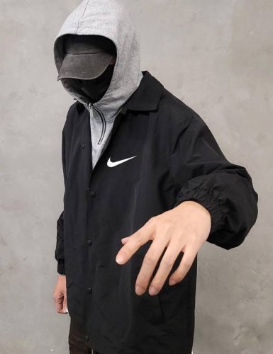 nikexstussy耐克联名斯图西8089立领教练夹克外套 精选优质梭织加厚面料 匀整光洁 吸湿耐磨不易折 厚实板正上身超赞宽松版型结合立体裁剪工艺 留有充裕