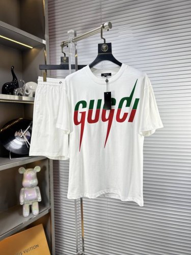 Gucc*古奇 Ss25夏季新款休闲套装 贸易公司渠道订单，海外精品独家限定发售，经典即永恒，入手绝对值的！这种类型的套装也是懒人必备的一套，不用想怎么搭配，直
