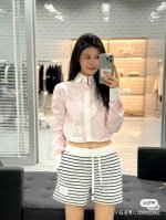25韩版春夏新品粉色条纹长袖条杠点缀撞色翻领小短款弧边衬衫上高板本Sml