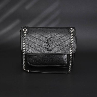 圣罗兰Ysl Niki 银链黑标Logo复古褶皱D扣流浪包 黑色 Ysl 家的必入的黑色 Niki 人间值得 Ysl 圣罗兰黑色 Niki Niki 皱巴巴的小