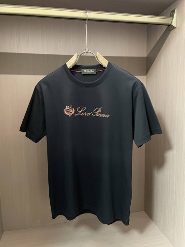 L p2570春夏经典Logot恤衫 100支丝柔棉男人的天花板 独家定织定染，丝柔棉抑菌王炸面料；采用新疆顶级长绒棉，100支高纱支纱线，意大利进口织布机，高