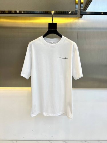 P300 Dio迪奥、25Ss春夏新款高支棉质圆领短T，男士胸前Cd Couture裂胶印徽标。甄选客供进口100%欧棉面料，手感轻薄爽滑，触感超级柔软亲肤，上