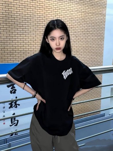 gg家！专柜款！高版本！胸口刺绣字母Logo后背印花圆领宽松短袖T恤！男女同款！三标齐全！白色黑色！码数S M L，现货发！ M码胸围104衣长70