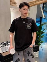 Lv 2025春夏新款男女同款短袖T恤 定制专属纯棉面料 定制原版工艺螺纹 胸前重工字母Logo工艺设计 简约大方 从容百搭 档次极高 完美融入时尚还有风情感一