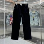 Mm6 25新品 后口袋字母Logo印花牛仔裤 特定最新品牌皮标 重磅单品~私渠稀有臻品 客供五金辅料 进口客供定织牛仔棉布面料,时尚又个性 超级百搭好看的一款