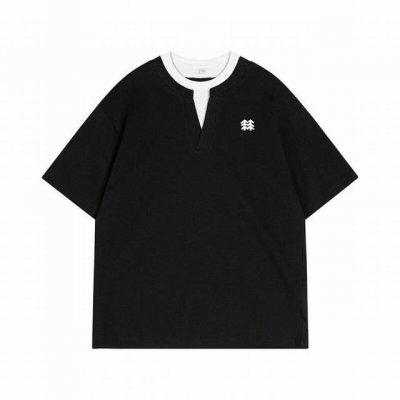 上新 Kolon 可隆 2025新款短袖 简约经典，假两件运动风尚 这款T恤，以纯粹之姿演绎运动时尚。纯净的色基底，搭配标志性的Logo与品牌名“简约中尽显大气