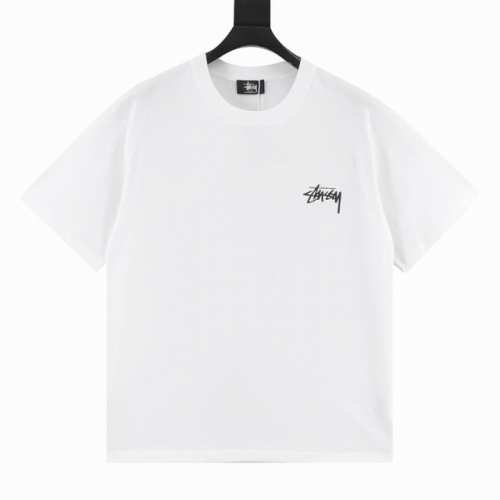 Stussy 斯图西 春夏新款签名印花字母T恤 既是日常的百搭好穿的款式，也是品牌调性的一种体现，秉承Stu设计风格宽松的剪裁，简约的风格，胸口小字母与后背超大