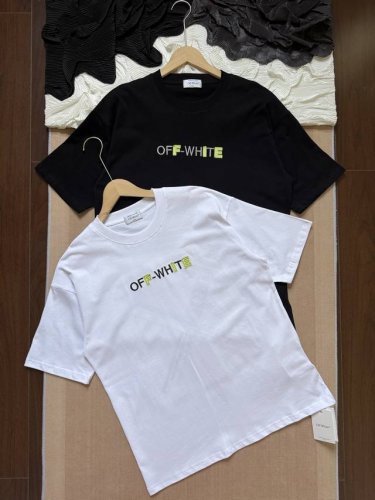 off-White 贴布刺绣拼接箭头 高街宽松圆领短袖T恤 颜色 黑色 白色 尺码 S-Xl 面料 260克定制双纱高密度纯棉面料 工艺: 整件衣服采用精密压花