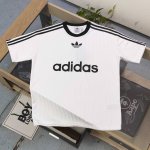 上新 款号：Dg9459 2025新款Adidas阿迪达斯三叶草经典三道杠莲花图案Logo印花休闲情侣短袖T恤，经典永流传，时尚无界限！这件阿迪达斯T恤，以纯净
