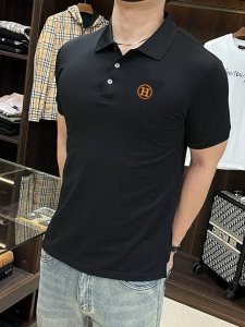 爱玛仕 小刺绣 2025夏季男士新款翻领短袖polo衫 定制面料 透气舒适度高 细节无可挑剔 品牌元素设计理念 体现高品质 手感细腻柔软 呈现休闲裁剪 上身版型
