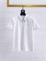 Kiton 高端商务 白领 单位人士必入单品！ 无痕压胶冰丝休闲商务短袖衬衫，科技面料，冰丝无痕，体感非常棒，手感顺滑质感很棒！弹性好，无任何束缚感，面料自带透