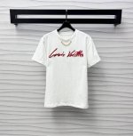 Louis Vuitto*2025新品上架 圆领刺绣字母 定制Yb进口原生全棉材质 透气舒适 质感十足 领口饰以金属字母链条点缀 增添造型层次感 胸前刺绣花体字
