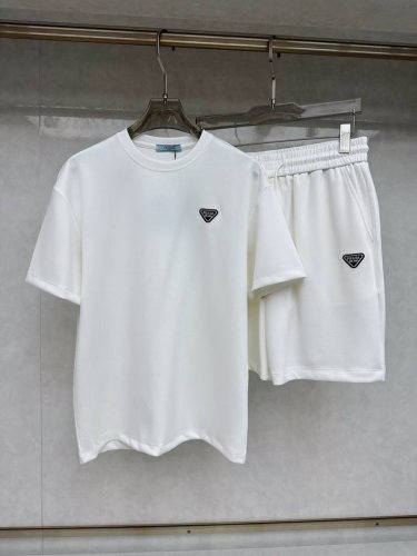 普拉达 2025Ss春夏新款短袖套装，男女同款。上身效果超赞，码数 M-3Xl
