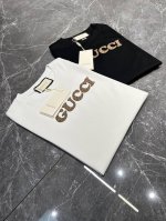 Gucci 25Ss春夏圆领T恤！优秀品质和当代流行元素搭配.前胸立体饱满质感Logo超强标签，做工相当打Call！百分百双纱紧密纺 100% 190G丝光棉质