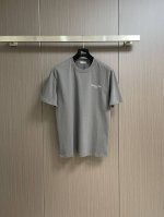dior 迪奥铃兰字母印花圆领短袖T恤 -面料 240克双纱高密度纯棉面料 - 工艺: 整件衣服采用精密压花工艺 - 男女同款均可驾驭 - 尺码 M L Xl