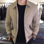 P580Tf新款时尚商务休闲兼具翻领羽绒服来袭穿起业一点臃肿的感觉都没有 无缝粘胶直充90%白鸭绒 无过多的装饰 简约而干净 客供进口尼龙面料 防钻绒工艺处理的