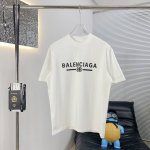 高品质 Balenciag*巴黎25Ss新款短袖T恤 面料采用高克重布料 洗完水260克重 不缩水 不变形 高厚发泡 手感柔软 上身阔挺效果极佳 且舒适柔软质感