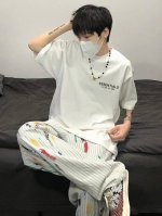 Fog网红款经典印花短袖T恤 Fear Of God Fog Essentials复线第三季短袖T恤 甄选新疆精梳棉面料 纯300G手感软糯细腻 上身充满质感