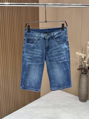 Fendi 芬迪 2025Ss春夏欧货大厂品质男士时装休闲丹宁短款牛仔裤，重磅白金级臻品，特选日本冈山纯正13Oz 盎司牛仔布料，重磅环保植物酵素水洗工艺，肌理