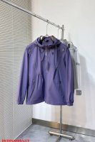 L570 Dr迪奥 尼龙夹克外套 工艺说明：面料采用再生尼龙面料，侧袖饰有标志Logo品牌，进口五金配件，整体走线平直细腻，面料舒适柔软，颜色一致无色差 能与同