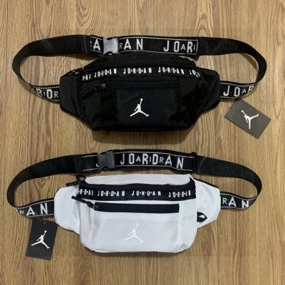 air Jordan Aj乔丹立体飞人Logo运动腰包 多功能跑步斜挎包单肩包 牛津布材质，超大容量 装零钱手机化妆品等日常生活所需 超级百搭。潮人必备！ 颜色