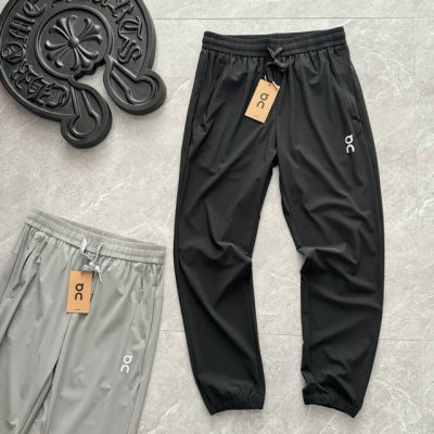 解锁夏日清凉密码-- 昂跑On弹力冰丝束口男裤 还在被夏日的闷热和黏腻感困扰,On弹力冰丝束口男裤，给你带来前所未有的清凉体验！ 穿上它，仿佛给双腿安装了一个小