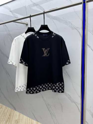 LV*路易威登 2025Fw春夏新品圆领打底外穿T恤，立体感Logo微廓形半袖纯棉打底，手感面糯有骨感，柔而有韧性。工艺处理，韧性和抗皱性能得到大幅度提高。微廓