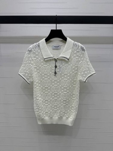 上新原单高端品质 Thom Brown* 2025春夏最新系列！针织翻领短袖！定制羊毛纱线织造 透气舒适 弹力好穿 针织翻领半开襟上衣剪裁 通体利用钩针肌理交织