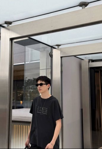 好货上新 Maison Margiela马吉拉24Fw做旧碎裂印花短袖T恤 重磅精梳280G纯棉双纱面料 舒适透气亲肤 螺纹定织定染通肩拉条工艺增加衣物清洗寿命