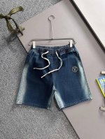 Lv2025夏季新品牛仔裤牛仔短裤，采用进口客供日本Denim平纹棉质牛仔面料梭织生产，三标齐全，顶尖的石磨水洗工艺让质感达到80年代的老味，柔软细腻舒适透气，