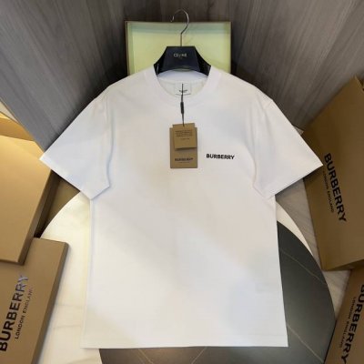 巴宝*莉Bbr徽标印花棉质 T 恤衫 Bur王牌尖货 镇店之宝 春夏经典系列 胸前立体硅胶微标口袋设计 高端百搭大气款 情侣款棉质圆领短袖 bur王牌渠道 秒杀